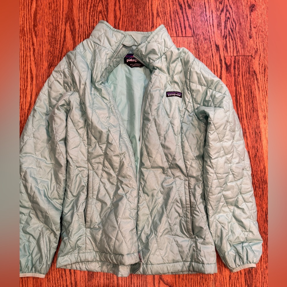 Girls Patagonia light green down jacket
